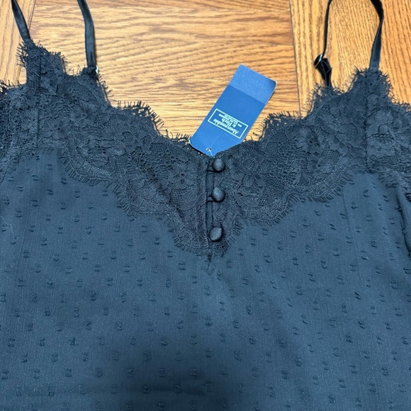 *NWT* Abercrombie & Fitch black lace embroidered dot camisole (size large) - Picture 3 of 6